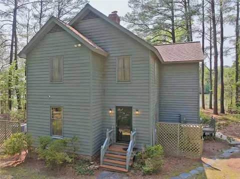 252 Marina Rd, North, VA 23128