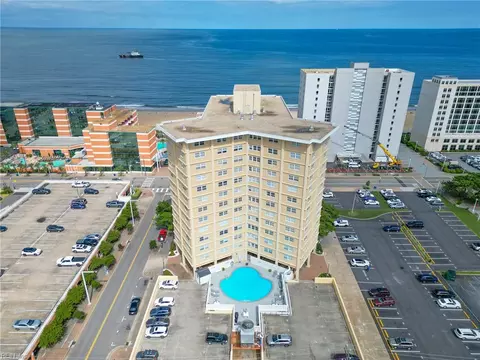 3810 Atlantic Ave #304, Virginia Beach, VA 23451