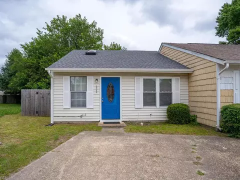 808 Dora Ct, Virginia Beach, VA 23455