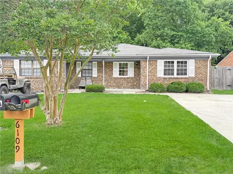 6109 Brookwood Dr #B, Suffolk, VA 23435