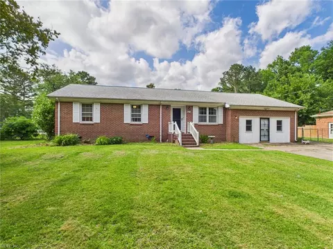 312 Gallbush Rd, Chesapeake, VA 23322