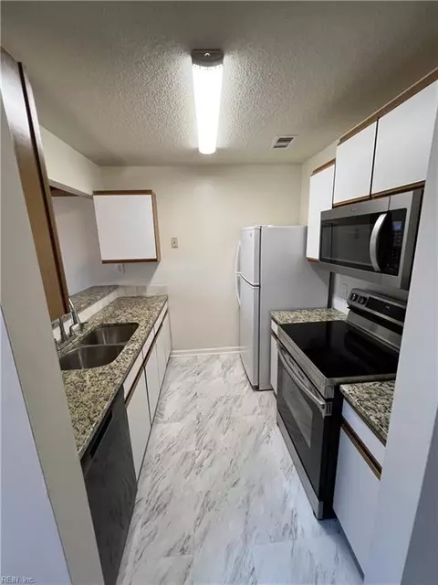 213 Quarter Trl #C, Newport News, VA 23608