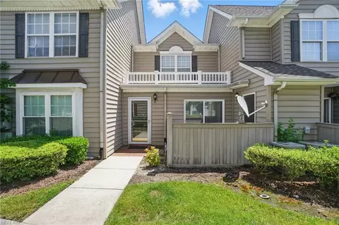 2459 Old Greenbrier Rd #121, Chesapeake, VA 23325
