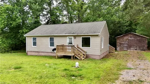 337 Hideaway Point Pt, Topping, VA 23169