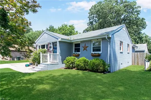 23 Fox Grove Dr, Hampton, VA 23664