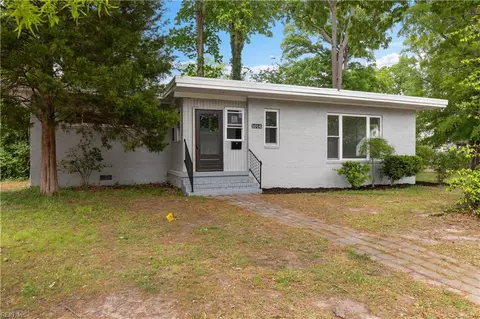 1016 Beach View St, Norfolk, VA 23503