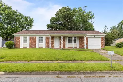 1120 Sean Dr, Chesapeake, VA 23323