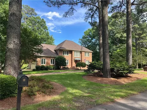 1120 N Inlynnview Rd, Virginia Beach, VA 23454