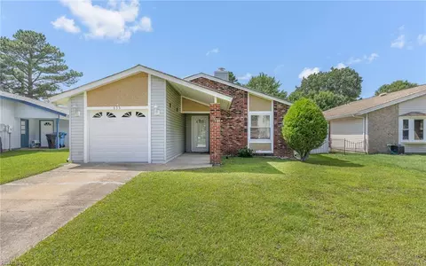 635 Orangewood Dr, Virginia Beach, VA 23453