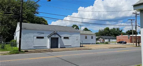 301 Poplar Ave, Newport News, VA 23607
