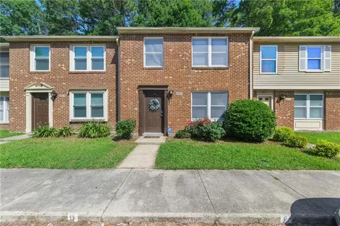 390 Jury Ln #E, Newport News, VA 23608