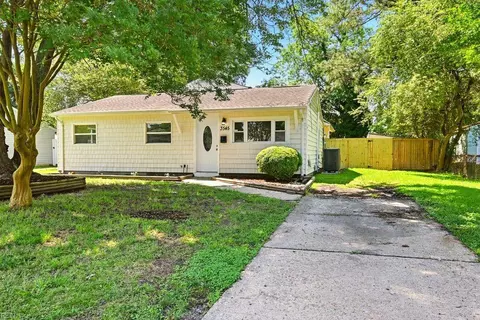 3545 Wayne St, Virginia Beach, VA 23452