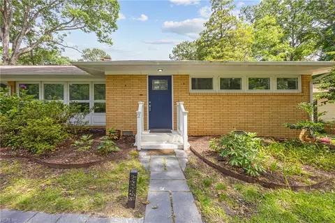 2 Sir Francis Wyatt Pl, Newport News, VA 23606