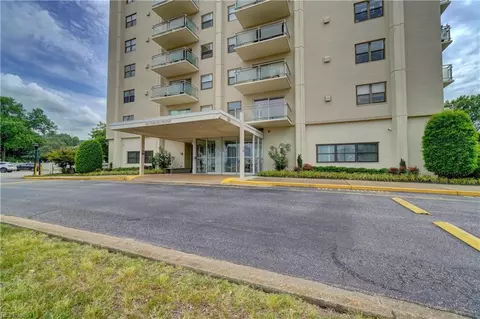 One Crawford Parkway #1304, Portsmouth, VA 23704