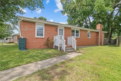 2915 Mattox Dr, Chesapeake, VA 23325