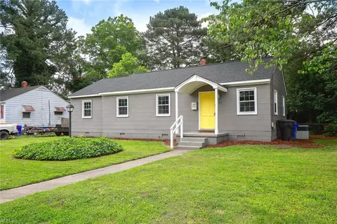 211 Ashburn Rd, Portsmouth, VA 23702