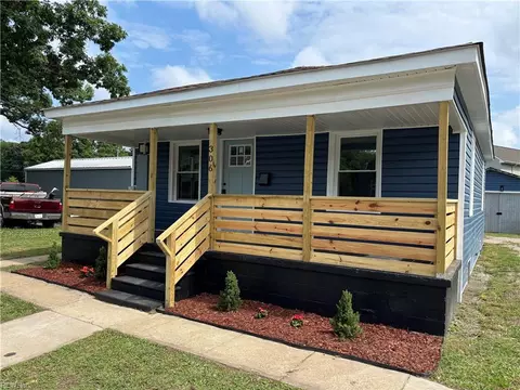306 Hunter St, Suffolk, VA 23434