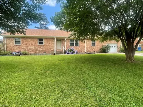 437 Brockenbraugh Rd, Chesapeake, VA 23322