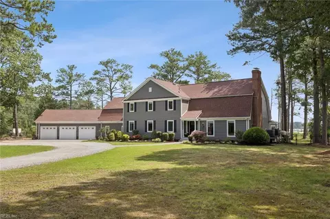 102 Willow Leaf Dr, Yorktown, VA 23692