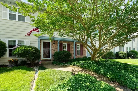 935 Seabreeze Ct, Chesapeake, VA 23320