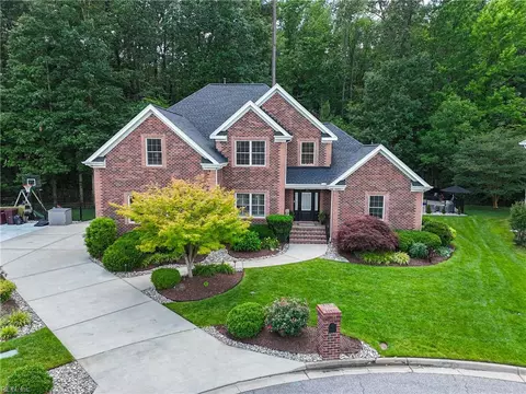 409 Torre Pine Ct, Chesapeake, VA 23322