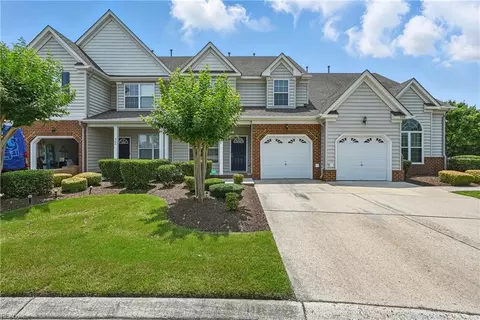 966 Hunley Dr, Virginia Beach, VA 23462