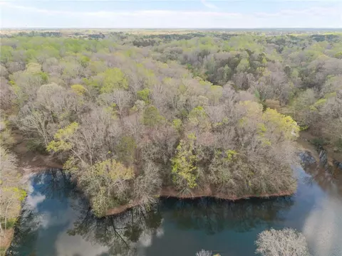 19 Ac Hilltop Ln, Isle Of Wight County, VA 23430