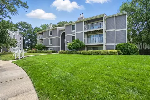 1012 Autumn Woods Ln #107, Virginia Beach, VA 23454