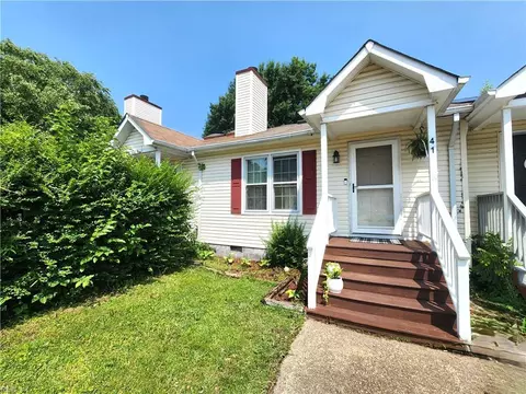 41 Cooper Dr, Portsmouth, VA 23702