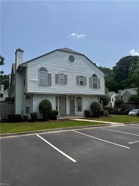 1301 Whitebark Rd, Chesapeake, VA 23320