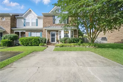 512 S Lake Cir, Chesapeake, VA 23322