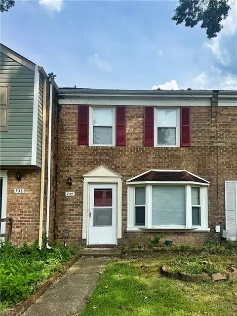 734 Stanwix Sq, Norfolk, VA 23502