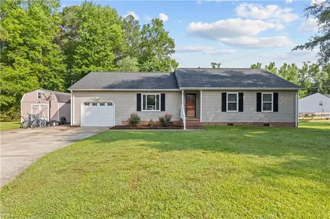 114 Cottonwood Ct, Suffolk, VA 23434
