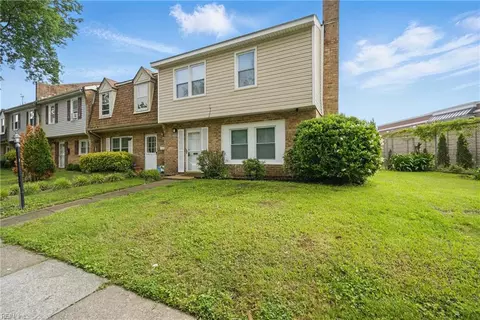 6654 Stoney Pt S, Norfolk, VA 23502