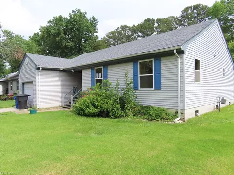 25 Baywood Ln, Portsmouth, VA 23701