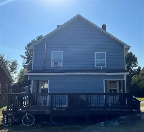 205 Cobb St, Franklin, VA 23851 photo 2