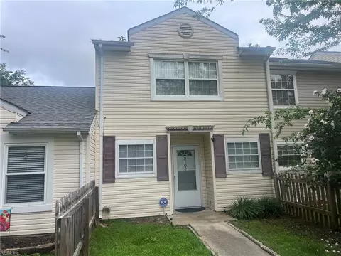 2102 King James Ct, Carrollton, VA 23314
