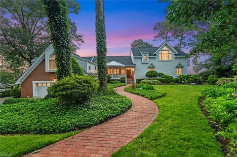 1845 N Alanton Dr, Virginia Beach, VA 23454