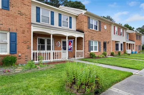 203 Choisy Cres, Yorktown, VA 23692