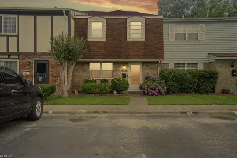 1733 Olde Buckingham Rd, Hampton, VA 23669
