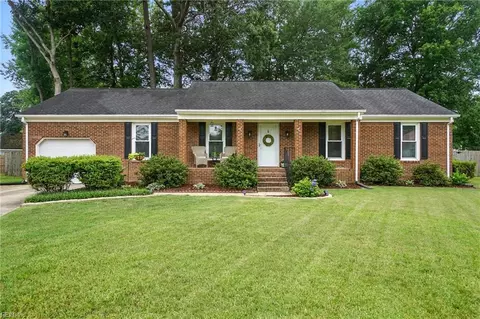 609 Robinold Ct, Chesapeake, VA 23322