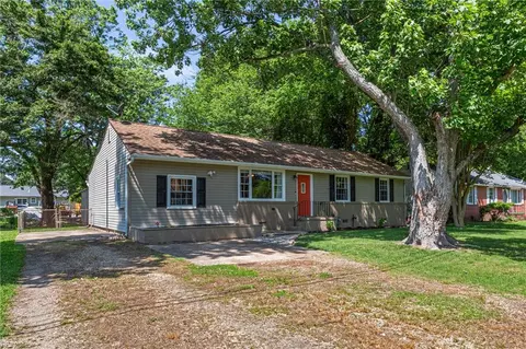 920 Foley Dr, Williamsburg, VA 23185