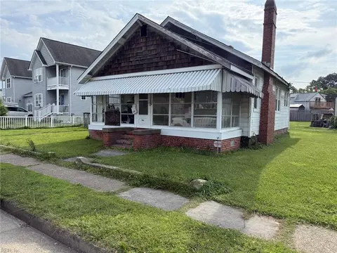 261 N First St, Hampton, VA 23664