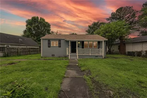 2214 Berkley Ave, Chesapeake, VA 23324