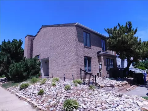2401 Ketch Ct, Virginia Beach, VA 23451