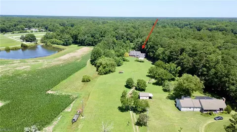 4052 Lake Point Rd, Suffolk, VA 23434