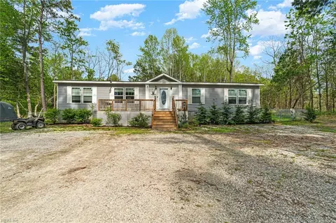 4453 Ennisdale Dr, Smithfield, VA 23430