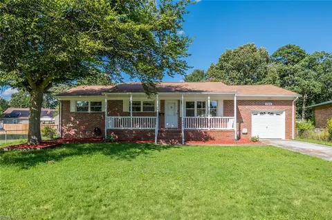 726 Sunnywood Rd, Newport News, VA 23601