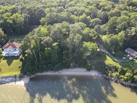 3989 River Landing Trl, Isle Of Wight County, VA 23430