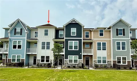 1066 Butte Ln, Chesapeake, VA 23320